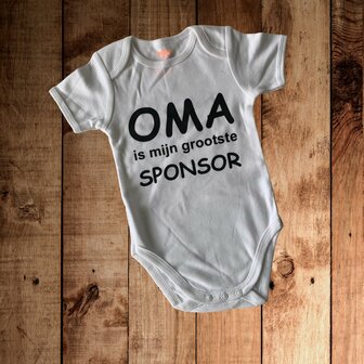 Romper met tekst oma is sponsor