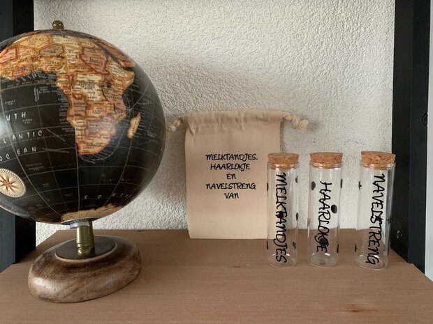 Glazenbuis voor haarlokje, navelstreng en melktandjes