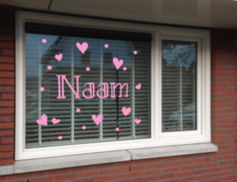 Geboortesticker naam met hartjes